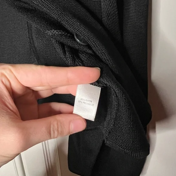 St. John Black Cropped Cardigan - Picture 5 of 11